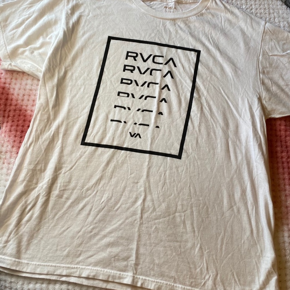 Men’s RVCA shirt